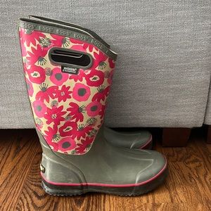 Floral/Grey Woman's Bogg Rain/Farm Boots Size 9